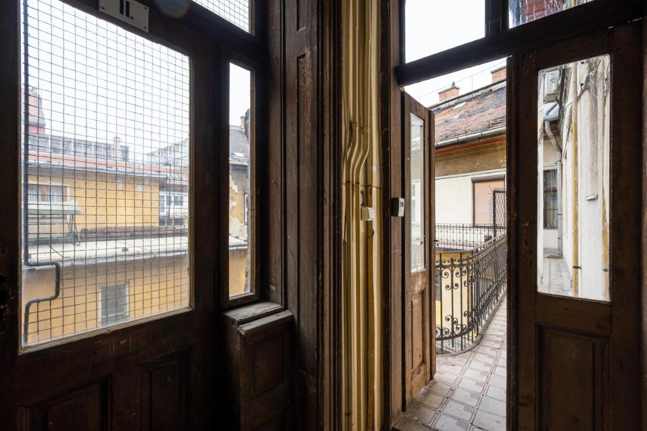 Live Star Apartment Budapest Exterior photo